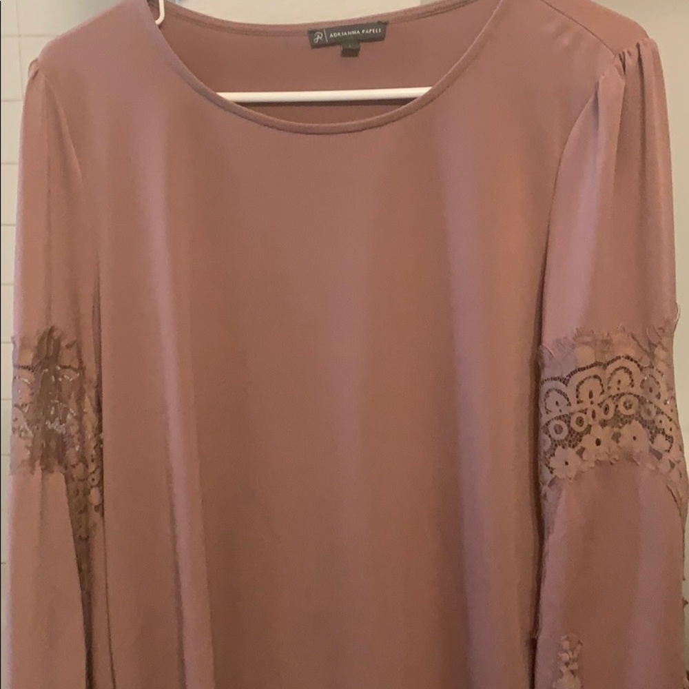 Stretchy light purple long sleeve shirt